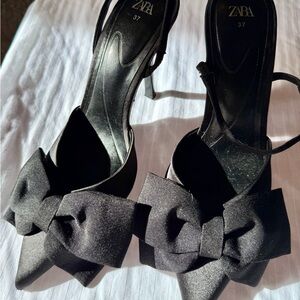 Zara Women's Black Heels with Bow Accent